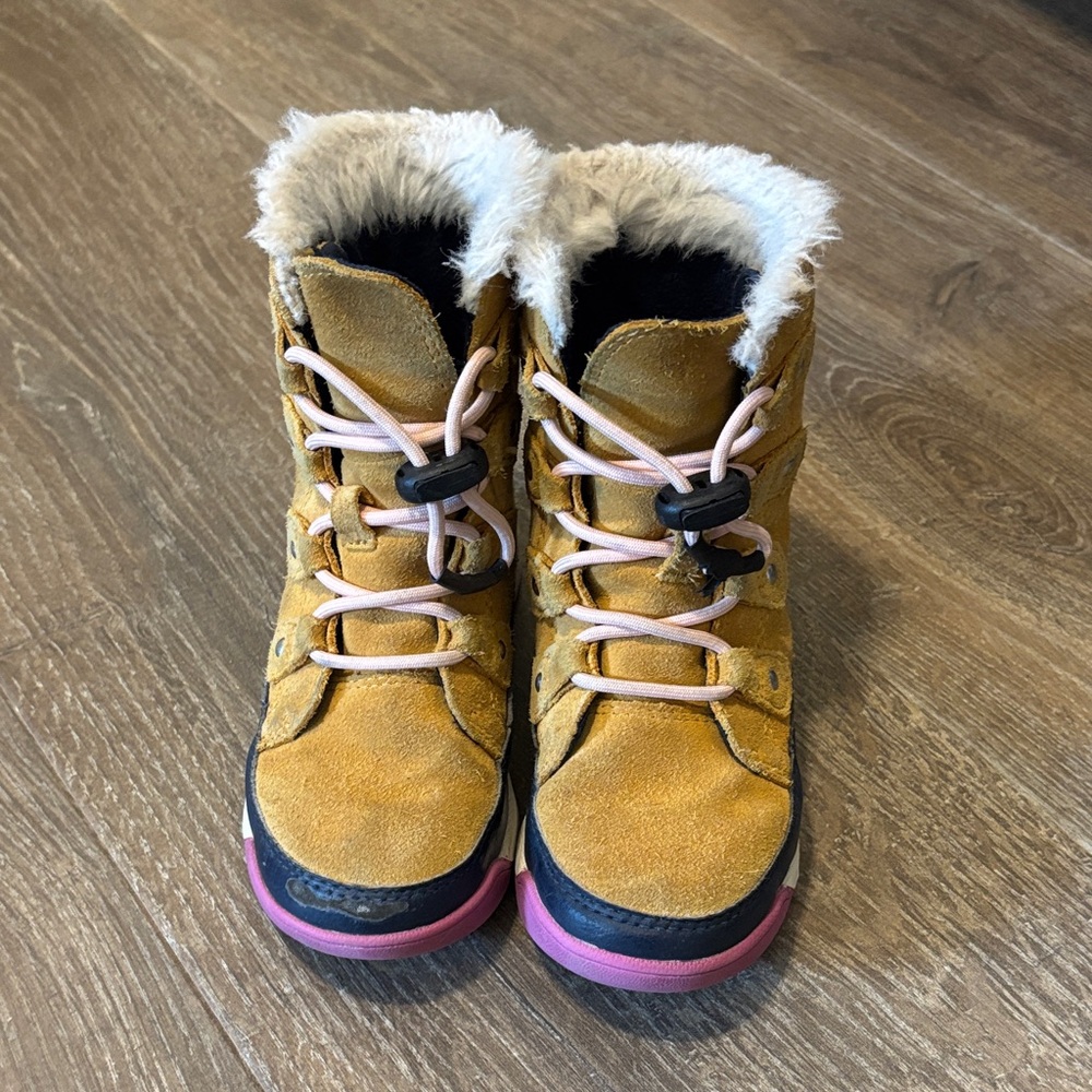 Sorel Kids Boots in Tan and Pink
